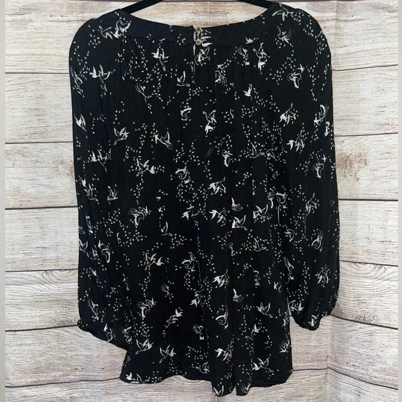 🤎3/$10 Pale Sky Black and White Sleeved Blouse Size Large - Picture 5 of 5